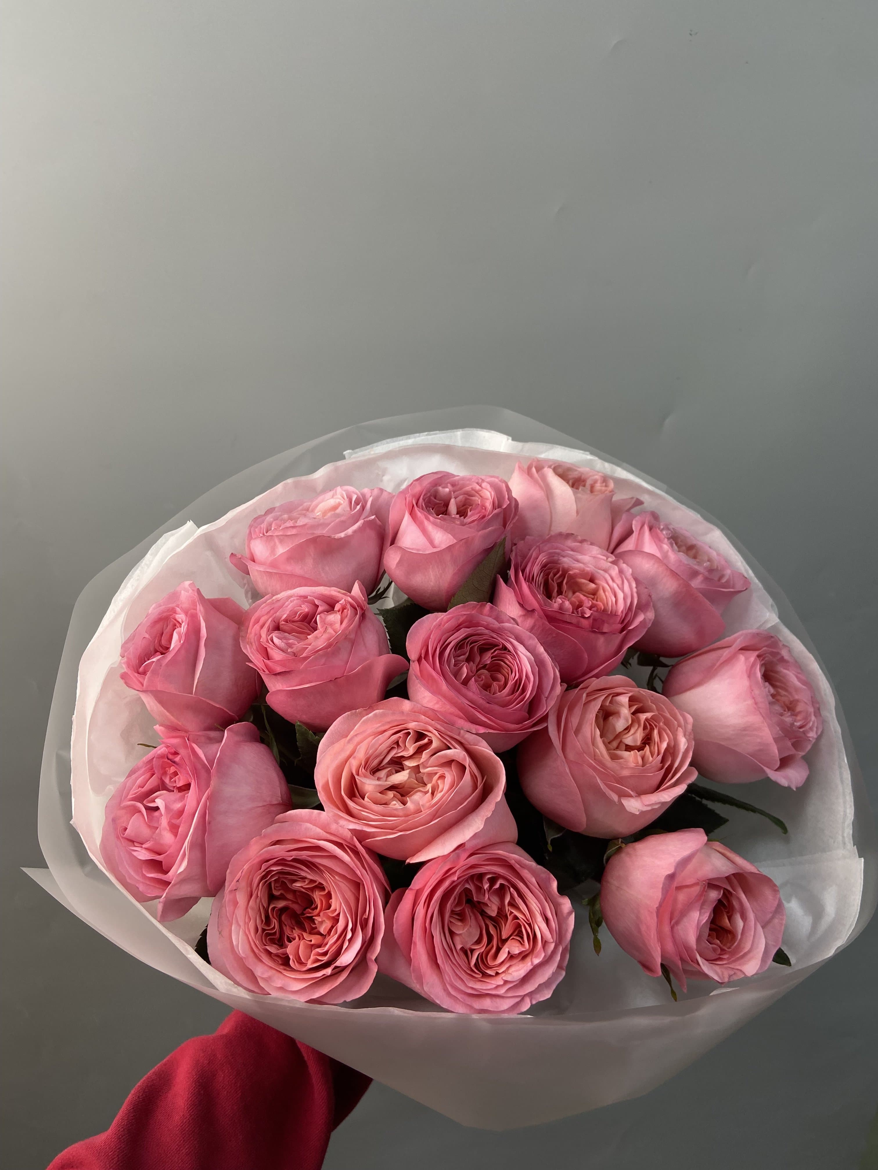 Розы (Pink Expression) в букете 15 штук 